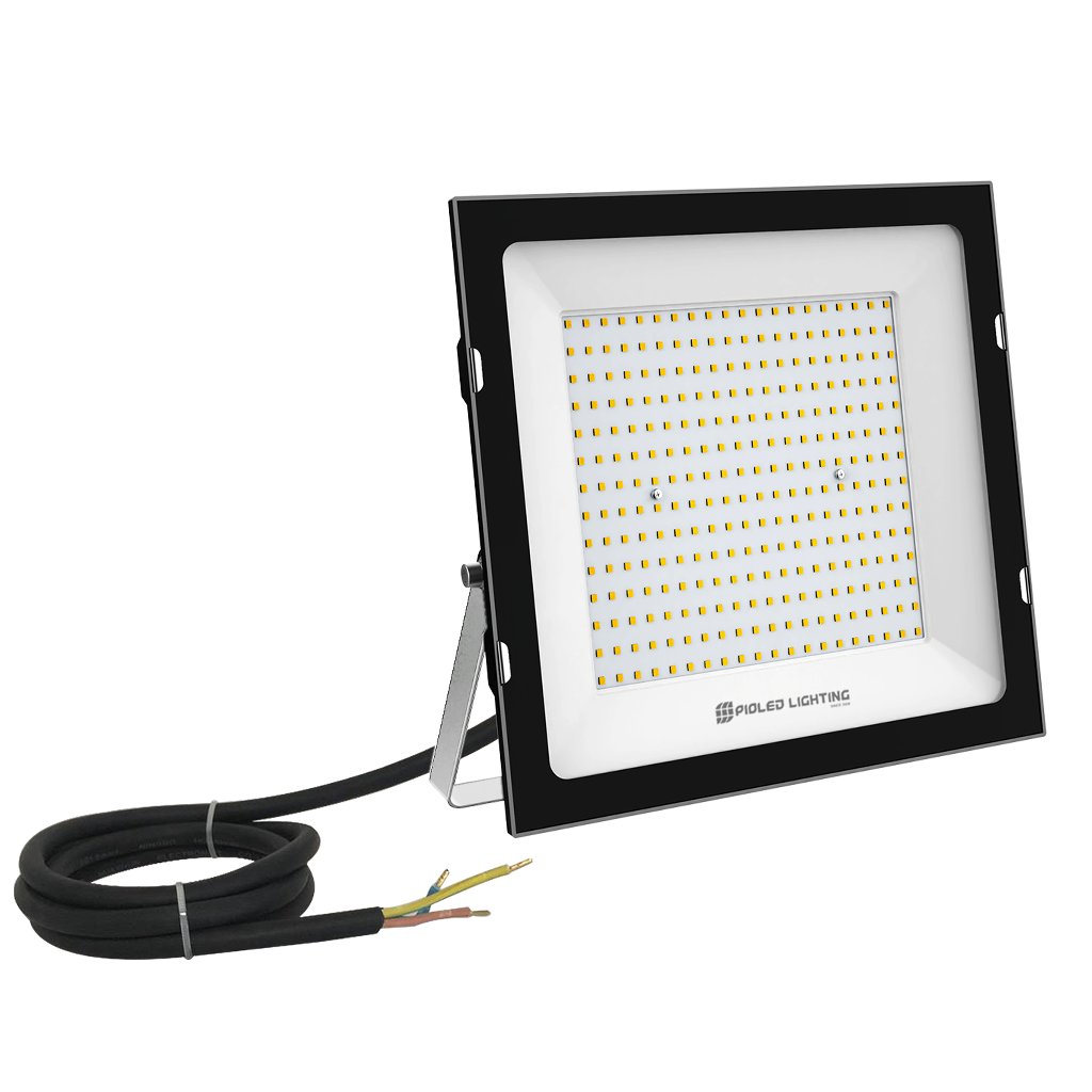 LED flood light with cable